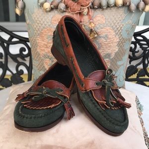 COLE HAAN LEATHER kittie Tassel moccasin.